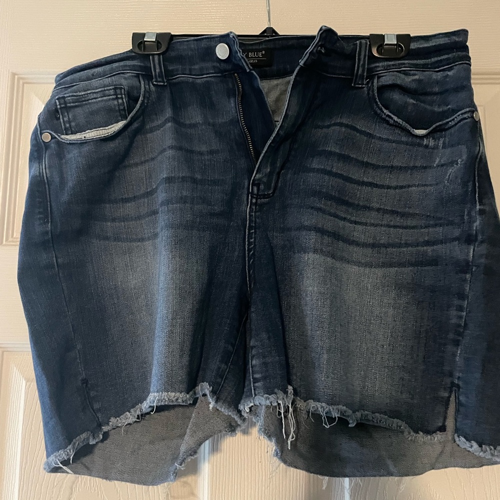 Judy Blue brand 
Dark wash shorts 
Size 2XL (16-18)